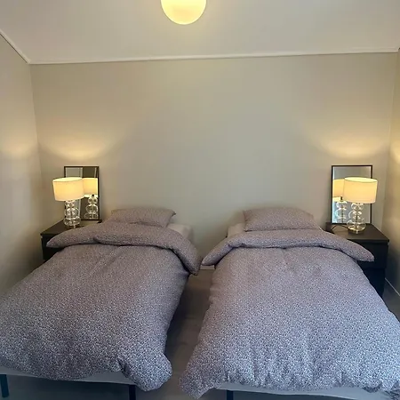 Leilighet Fin leilighet midt i Porsgrunn sentrum, i rolig bygård, med heis, egen, veranda&85 Smart TV